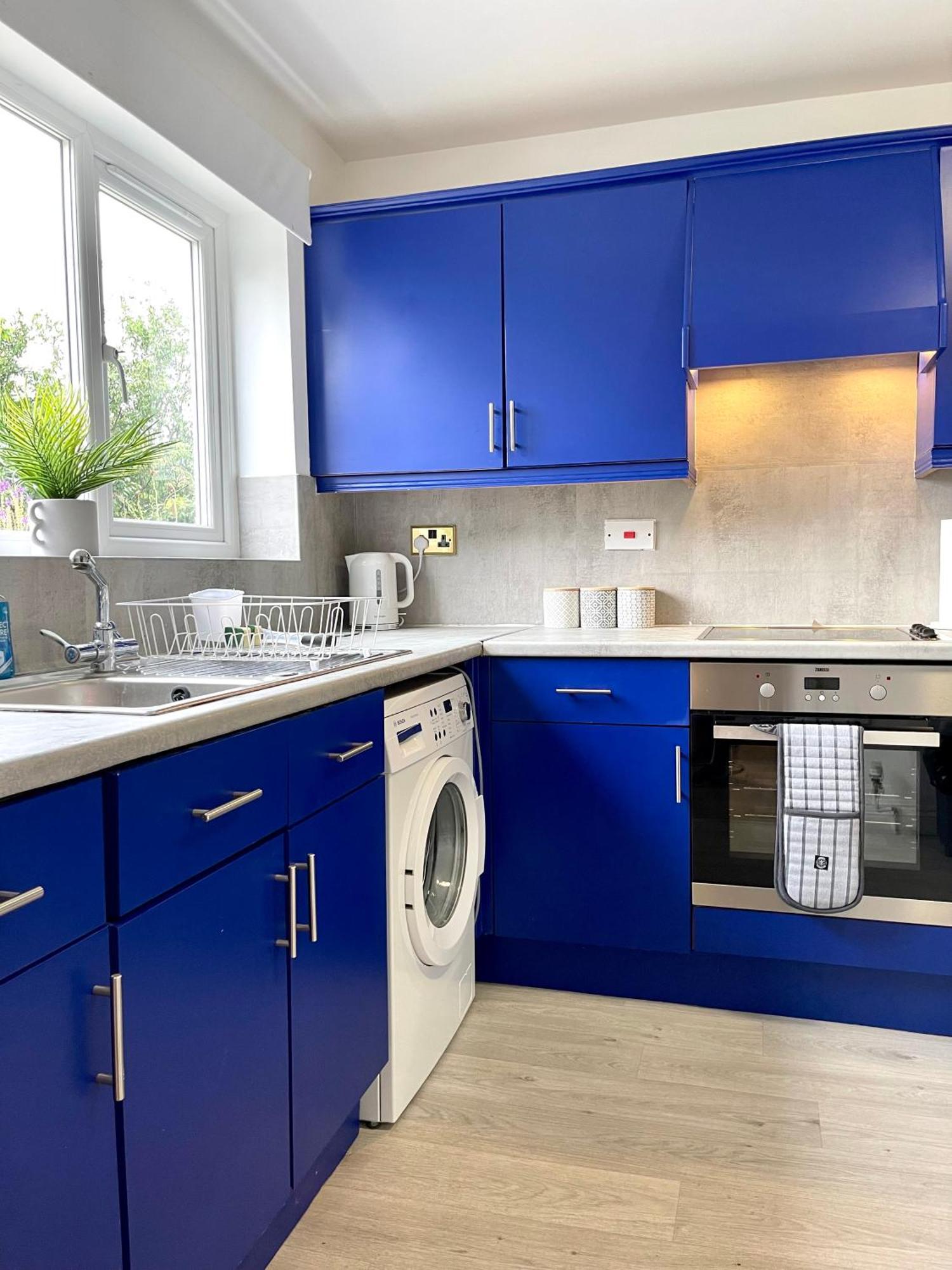 Large 5 Bed Detached House Near Stansted Airport With Parking For 2 Vehicles! Stansted Stays Станстед Маунтфитчет Екстериор снимка