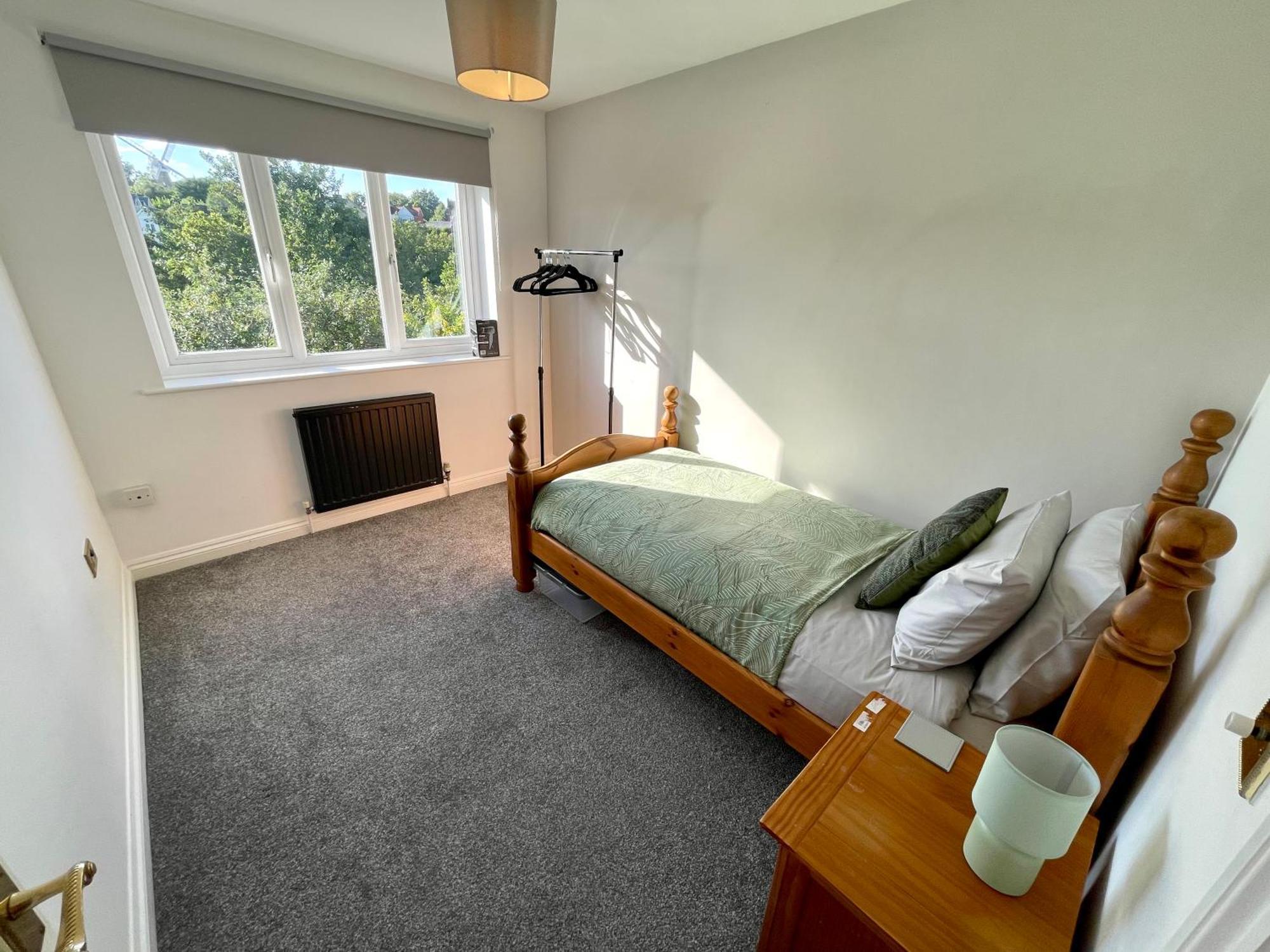 Large 5 Bed Detached House Near Stansted Airport With Parking For 2 Vehicles! Stansted Stays Станстед Маунтфитчет Екстериор снимка