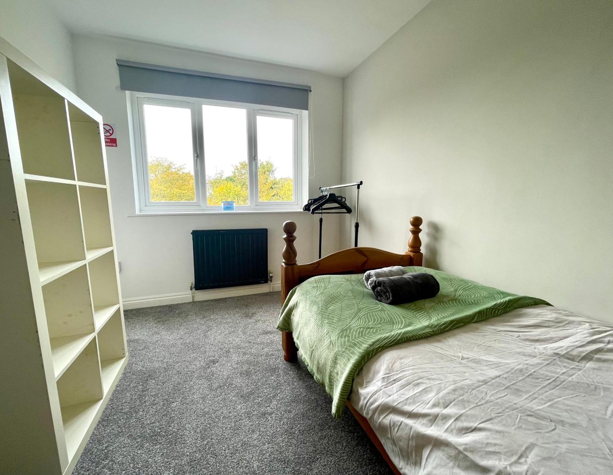 Large 5 Bed Detached House Near Stansted Airport With Parking For 2 Vehicles! Stansted Stays Станстед Маунтфитчет Екстериор снимка